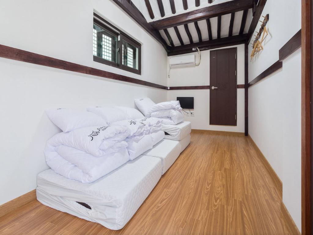 Bibimbap Hanok Guesthouse Insadong Сеул Номер фото