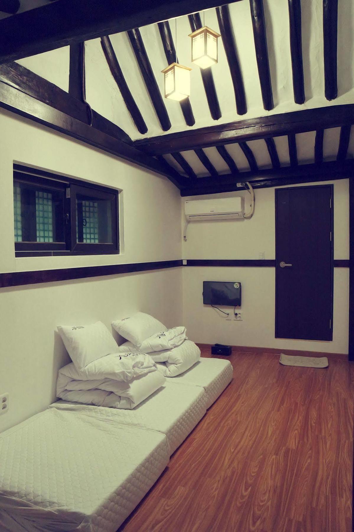 Bibimbap Hanok Guesthouse Insadong Сеул Экстерьер фото