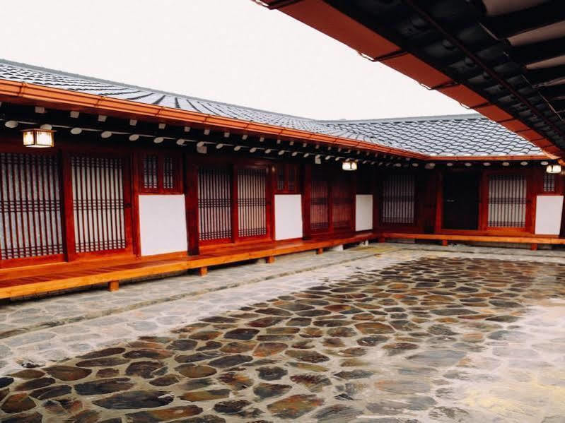 Bibimbap Hanok Guesthouse Insadong Сеул Экстерьер фото